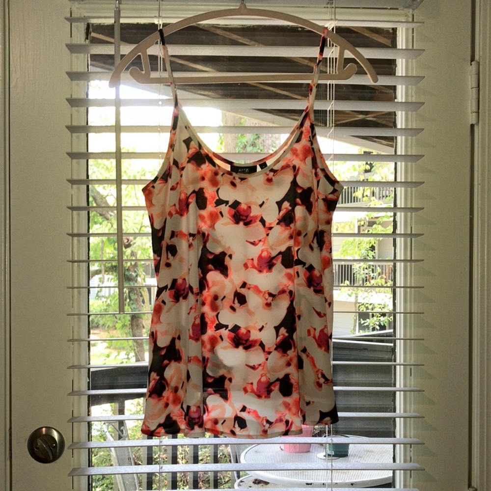 Apt. 9 Patterned Tank